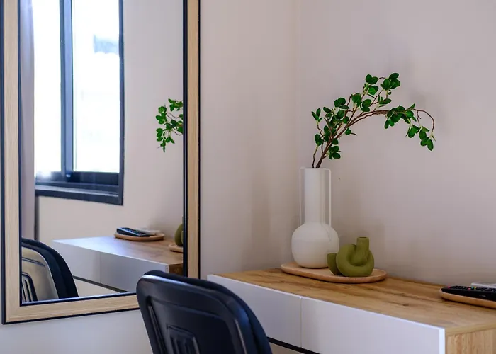 Yetişkin Oteli Ct *