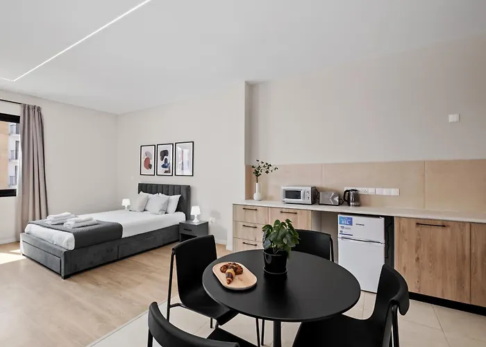 Yetişkin Oteli Ct *