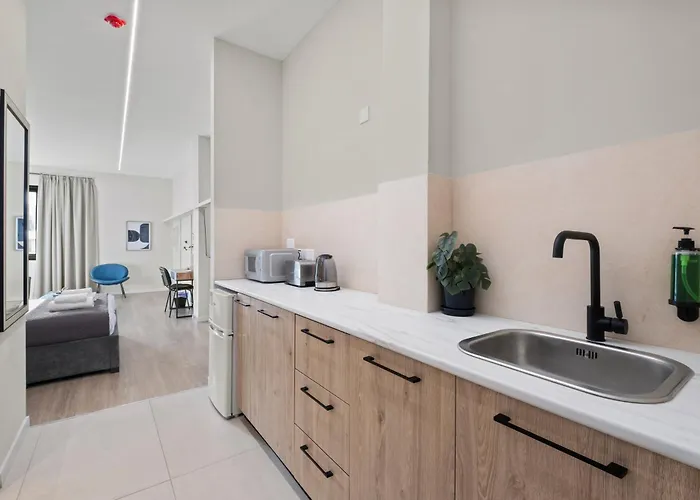 Ct Yetişkin Oteli Lefkoşa