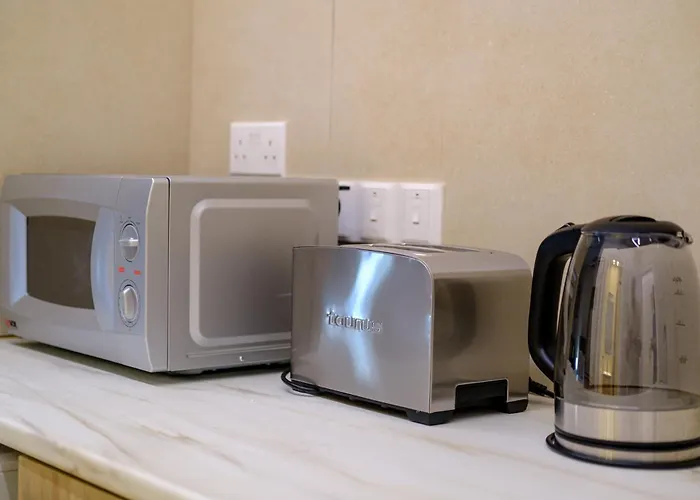 Yetişkin Oteli Ct *