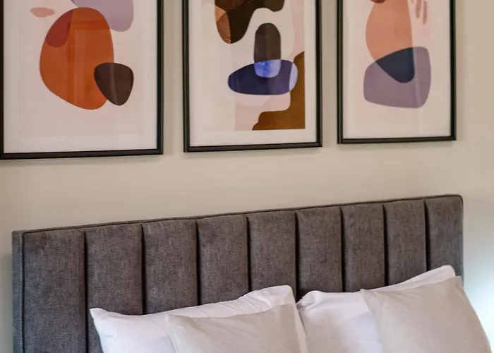 Yetişkin Oteli Ct *